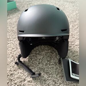 Anon Merak Wavecell snowboard and ski helmet